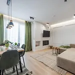 Apartman Seasons *
