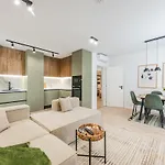 Apartman Seasons *
